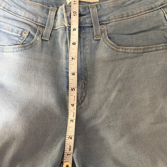 Lev’s 725 High rise bootcut light wash - Picture 6 of 16